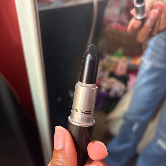 Mac lipstick in the shade “in the spirit” - Picture 1 of 6